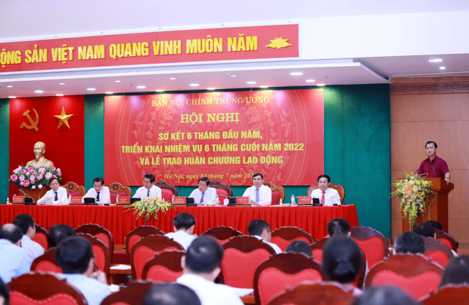 Đẩy nhanh tiến độ giải quyết các vụ án, vụ việc nghiêm trọng, phức tạp ảnh 1