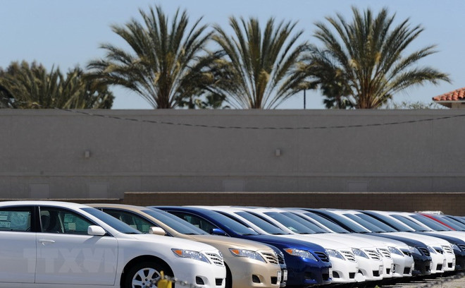 Ôtô của Tập đoàn Toyota được bày bán tại California, Mỹ. (Nguồn: AFP/TTXVN) Nhật Bản: Việc nhập khẩu ôtô không đe dọa nền an ninh quốc gia Mỹ ảnh 1