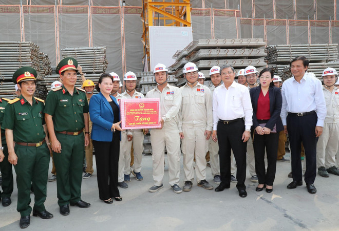 Chủ tịch Quốc hội kiểm tra tiến độ thi công Nhà Quốc hội Lào ảnh 1