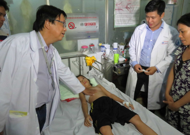 Số lượng trẻ em bị lõm ngực gia tăng bất thường ở TP.HCM ảnh 1