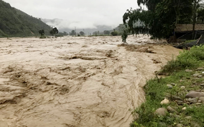 Yên Bái: Huy động hơn 100 người tìm kiếm người mất tích do lũ ảnh 1