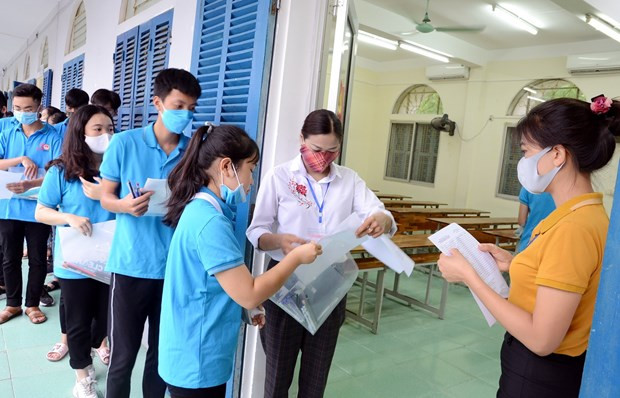 Thí sinh dự thi Tốt nghiệp Trung học Phổ thông. (Ảnh: TTXVN) Tuyển sinh đại học ở TP Hồ Chí Minh: Điểm chuẩn nhiều ngành tăng vọt ảnh 1