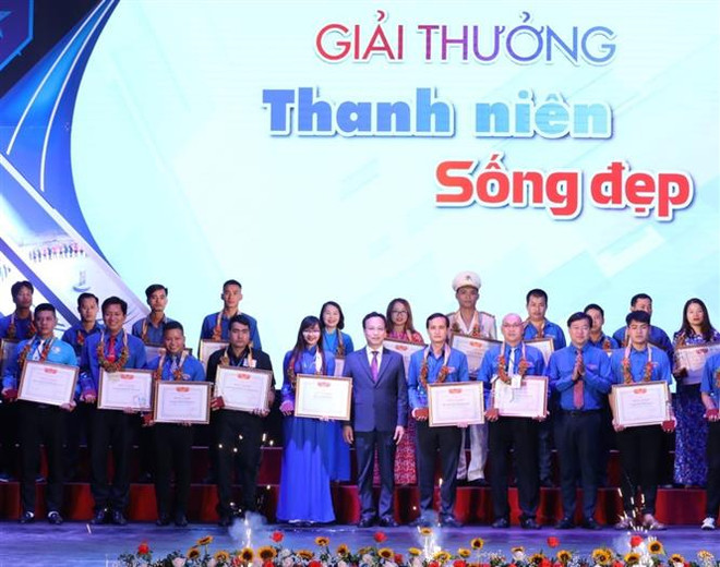 85 cá nhân nhận Giải thưởng '15 tháng 10' và 'Thanh niên sống đẹp' ảnh 2
