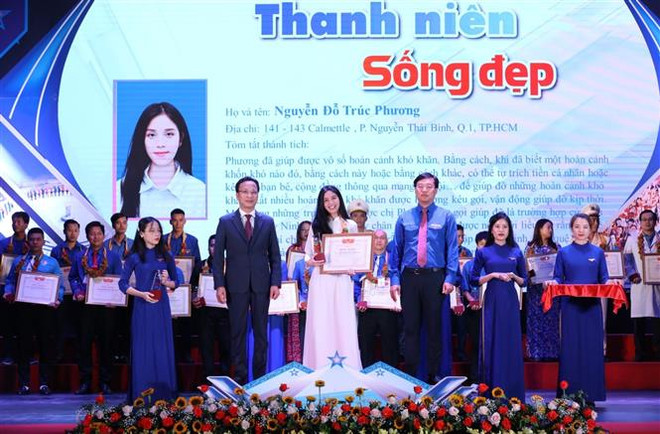 85 cá nhân nhận Giải thưởng '15 tháng 10' và 'Thanh niên sống đẹp' ảnh 1