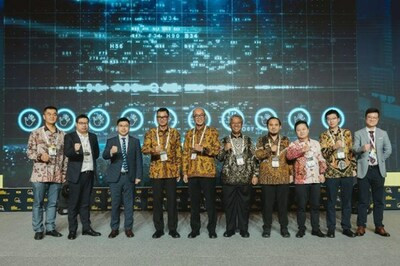 Huawei and PLN launched the Joint Innovation Center (PRNewsfoto/Huawei Enterprise) Huawei and PLN launched the Joint Innovation Center (PRNewsfoto/Huawei Enterprise)