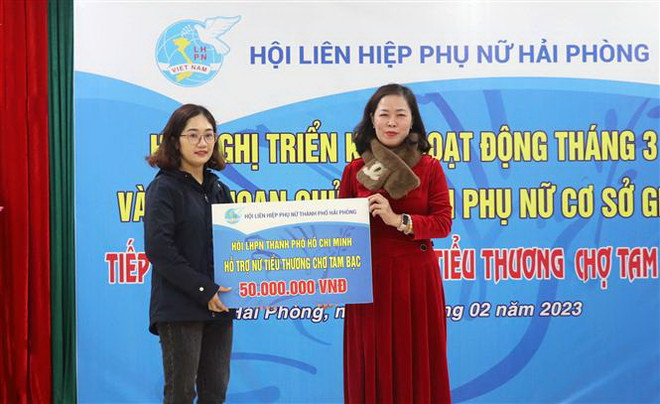 Vụ cháy chợ Tam Bạc ở Hải Phòng: Hỗ trợ nữ tiểu thương bị thiệt hại ảnh 1