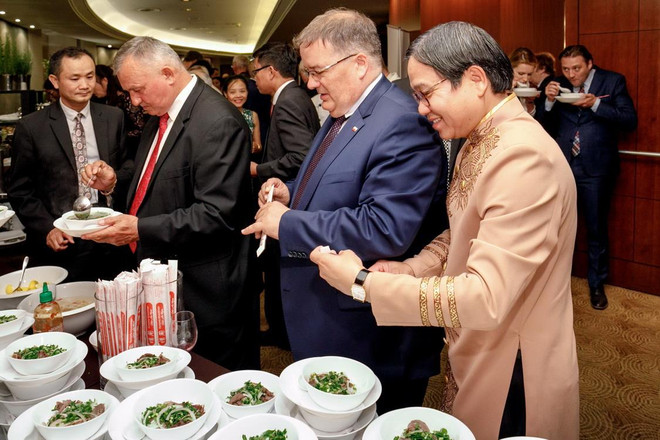 Trang trọng kỷ niệm 74 năm Quốc khánh Việt Nam tại Ba Lan ảnh 2