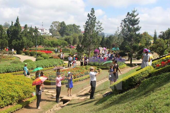 Chủ quán "chặt chém" du khách nước ngoài ở Đà Lạt phải trả lại tiền ảnh 1