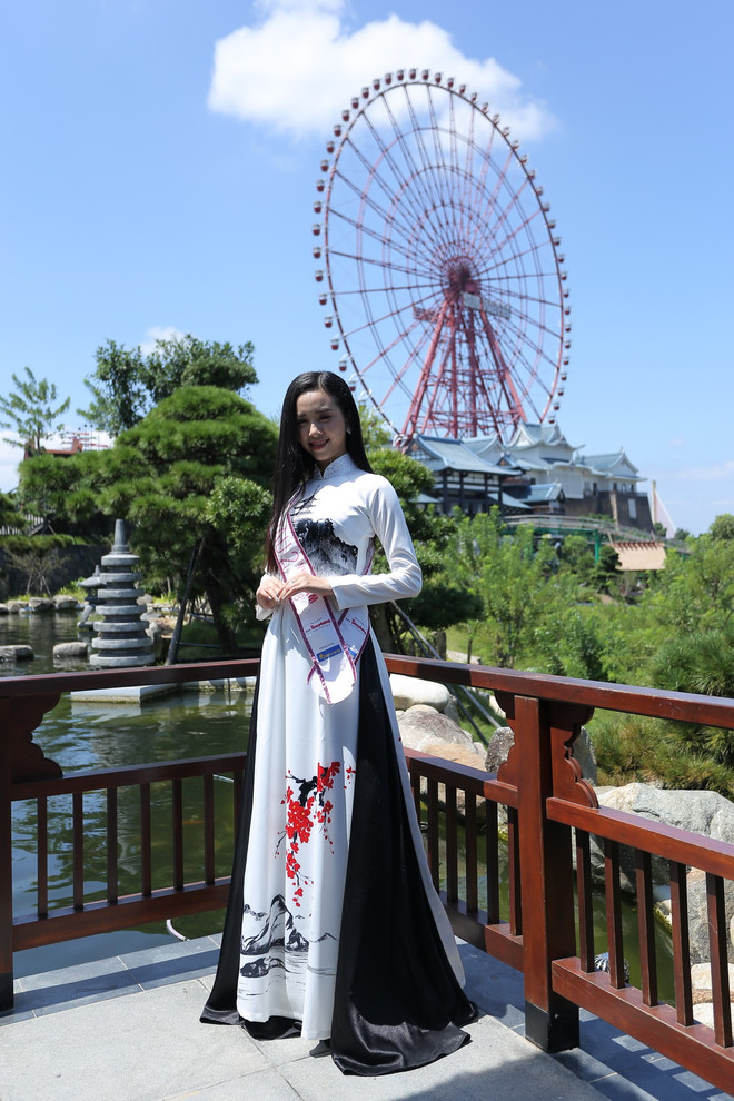 Top 3 Hoa hậu Việt Nam thướt tha áo dài trong Lễ hội Mặt Trời mọc ảnh 4