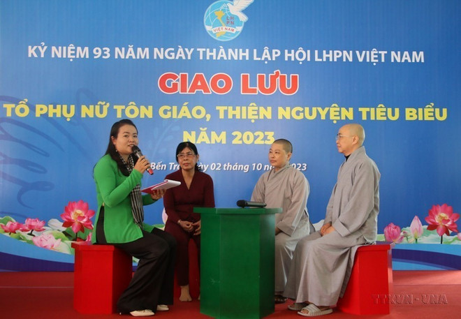 vna_potal_ngay_quoc_te_phu_nu_83_ton_vinh_nhung_cong_hien_cua_phu_nu_trong_thoi_dai_moi_7255727.jpg