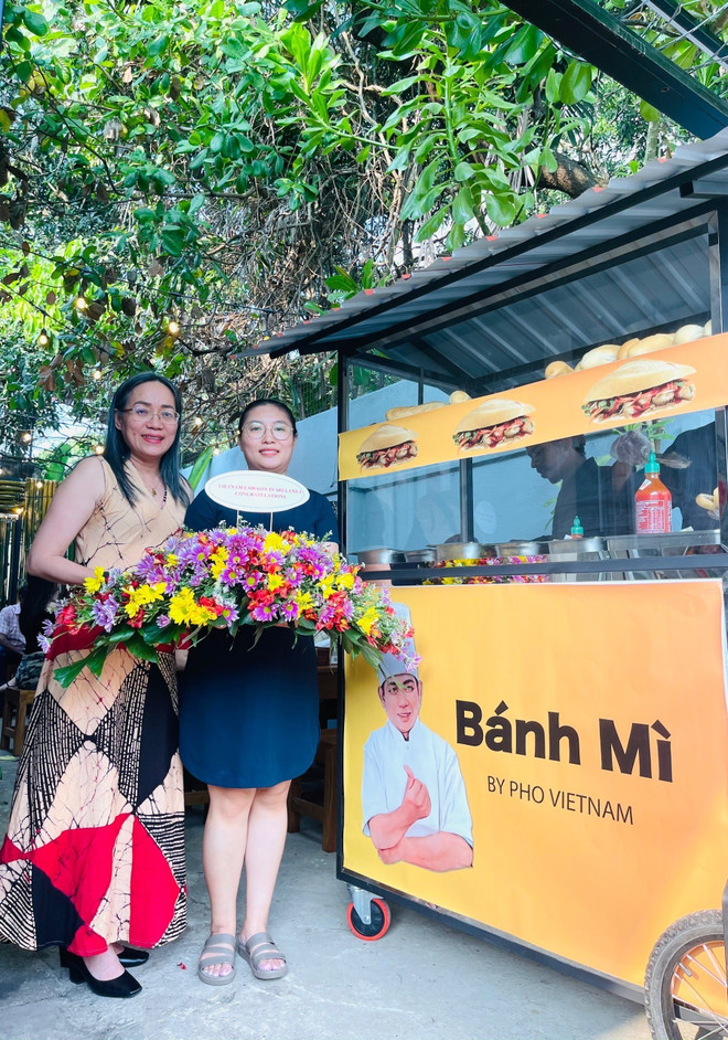 vna_potal_banh_mi_viet_nam_duoc_chao_don_o_sri_lanka_7275523.jpg