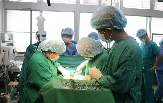 Điều trị thành công trường hợp sản phụ mắc bệnh ung thư vòm mũi họng ảnh 1