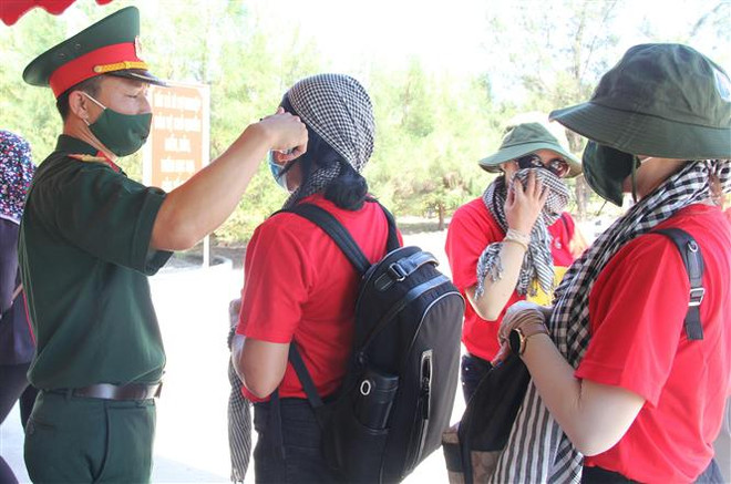 Chuyện của những phóng viên, nhà báo tác nghiệp ở Trường Sa ảnh 1