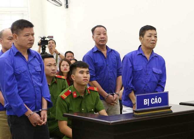 Hoãn phiên tòa xét xử Hưng 'kính' trong vụ bảo kê chợ Long Biên ảnh 1