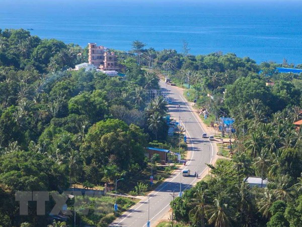 Một góc đảo Phú Quốc. (Ảnh: Duy Khương/TTXVN) Thành phố Phú Quốc đón khách du lịch an toàn, chu đáo trong dịp Tết ảnh 1