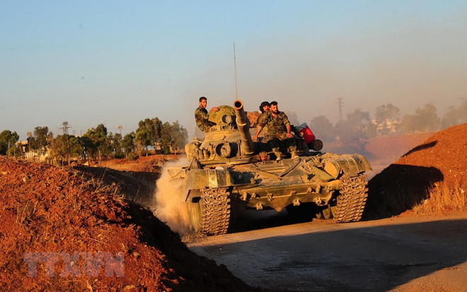 Quân đội Syria tiến vào Daraa, thượng cờ ở quảng trường chính ảnh 1