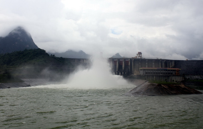 Mở một cửa xả đáy tại Thủy điện Tuyên Quang vào 15 giờ ngày 11/7 ảnh 1