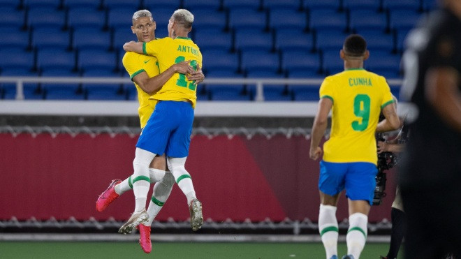 Tiền đạo Richarlison.(Nguồn:GettyImages) Olympic Tokyo 2020: Kết quả bóng đá nam lượt trận đầu tiên ảnh 1