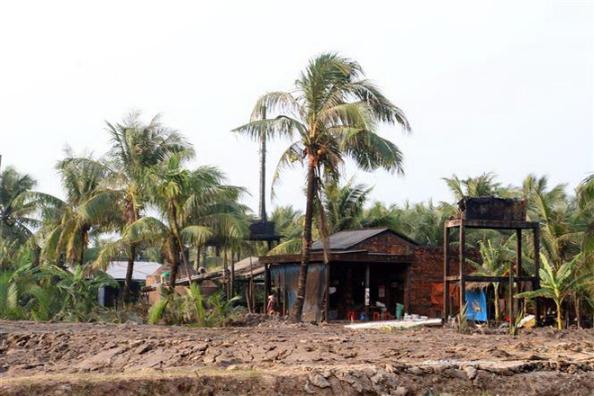 Người dân Bến Tre bức xúc vì hàng trăm lò than gây ô nhiễm môi trường ảnh 2