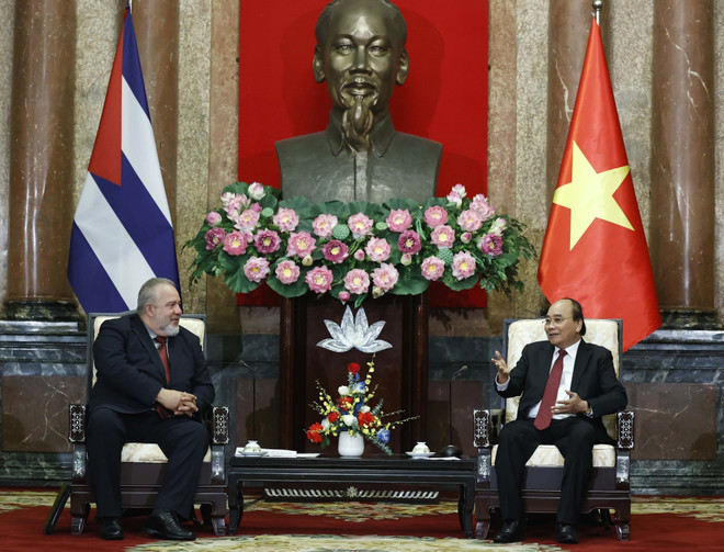 Chủ tịch nước Nguyễn Xuân Phúc tiếp Thủ tướng Cuba Manuel Marrezo Cruz. (Ảnh: Thống Nhất/TTXVN) Hình ảnh Chủ tịch nước Nguyễn Xuân Phúc tiếp Thủ tướng Cuba ảnh 2