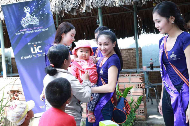 “Cha đẻ” hoa hậu Philippines thị phạm cho top 17 Hoa khôi Áo dài ảnh 3