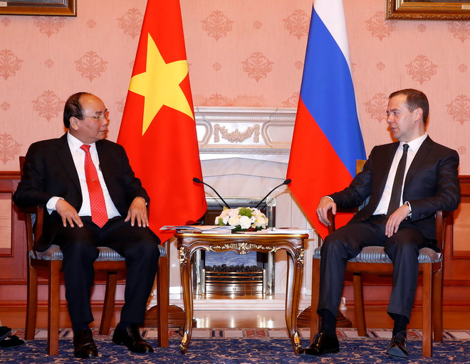 [Photo] Thủ tướng Nguyễn Xuân Phúc hội đàm với Thủ tướng Nga ảnh 1