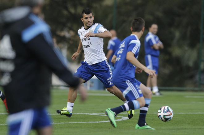 Sergio Aguero: Vị thế cửa dưới sẽ giúp Argentina "dễ thở" ảnh 1