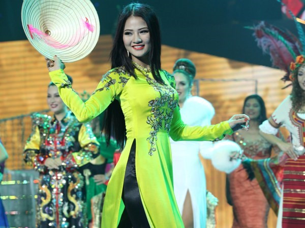 Kết luận sự việc “ghi sai tên nước” tại Mrs World 2013 ảnh 1