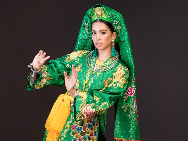 Hoa hậu Tiểu Vy múa 'Cô Đôi thượng ngàn' trên sân khấu Miss World ảnh 1