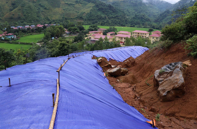 Điện Biên sẽ di dời 63 hộ dân khỏi khu vực có nguy cơ đá lở ảnh 1