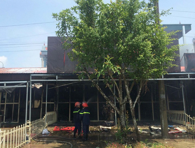 Thanh Hóa: Cháy chợ ở thị trấn Nga Sơn, 5 kiốt bị thiêu rụi ảnh 1