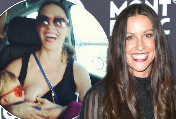 Morissette đăng ảnh cho con bú cổ vũ nuôi con bằng sữa mẹ ảnh 1