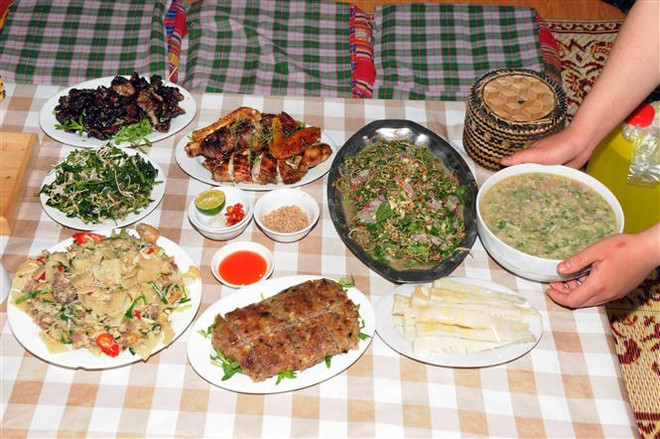 Đến Sơn La, thưởng thức những món ăn độc đáo chế biến từ hoa ban ảnh 2