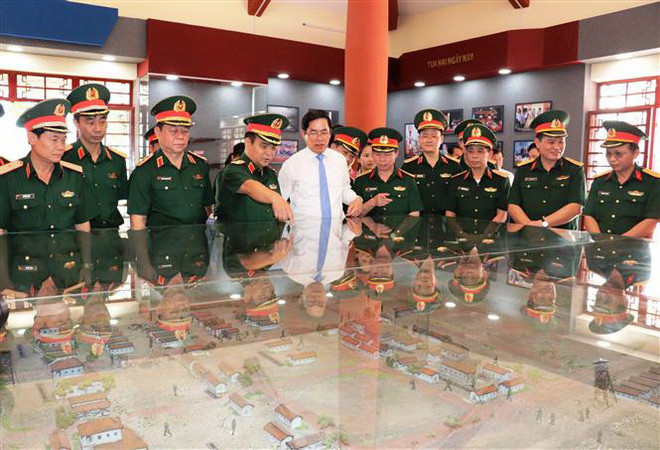 Dâng hương nhân kỷ niệm 60 năm chiến thắng Tua Hai lịch sử ảnh 2