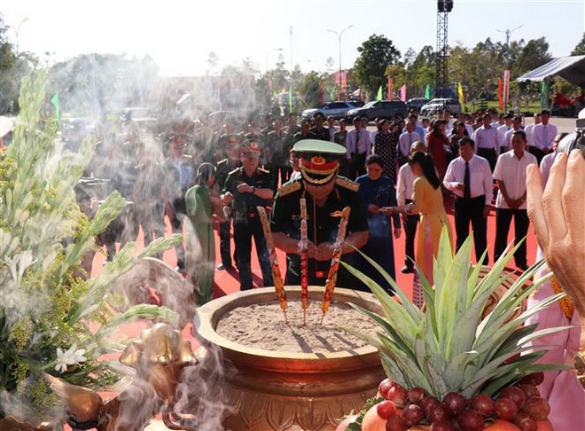 Dâng hương nhân kỷ niệm 60 năm chiến thắng Tua Hai lịch sử ảnh 1