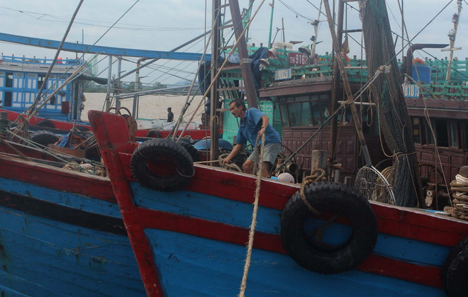 Nghệ An: Tàu chở than gặp nạn, 13 người mất tích trên biển ảnh 1