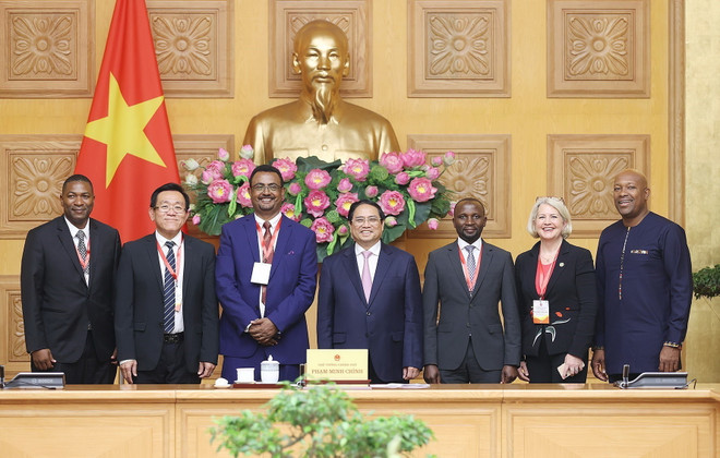 Thủ tướng Phạm Minh Chính với trưởng đoàn các nước dự Hội nghị toàn cầu lần thứ 4 Hệ thống lương thực, thực phẩm bền vững. (Ảnh: Dương Giang/TTXVN) Thủ tướng: Việt Nam sẵn sàng hợp tác phát triển nông nghiệp ảnh 2