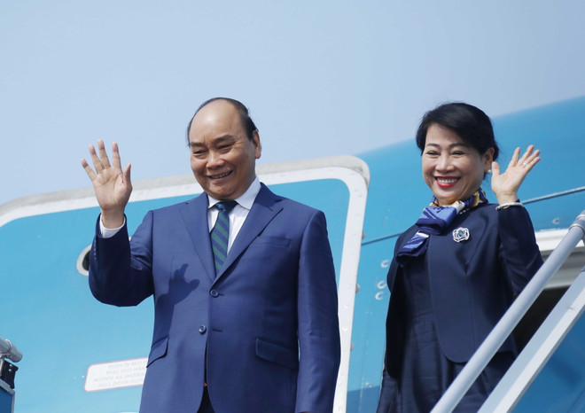 Chủ tịch nước Nguyễn Xuân Phúc và Phu nhân lên đường thăm cấp Nhà nước tới Cộng hòa Singapore. (Ảnh: Thống Nhất/TTXVN) Báo Singapore đưa đậm nét về chuyến thăm của Chủ tịch nước ảnh 1