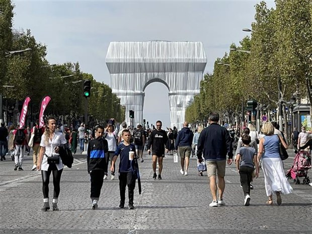 Cảnh báo nguy cơ Omicron trở thành biến thể chủ đạo tại Pháp ảnh 1