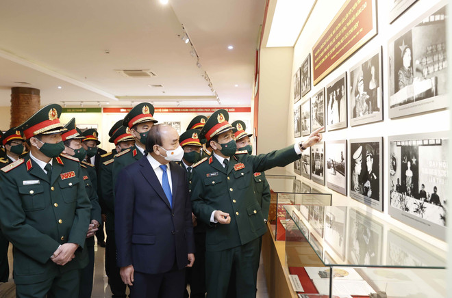 Chủ tịch nước thăm và làm việc tại Trường Sỹ quan Chính trị ảnh 2