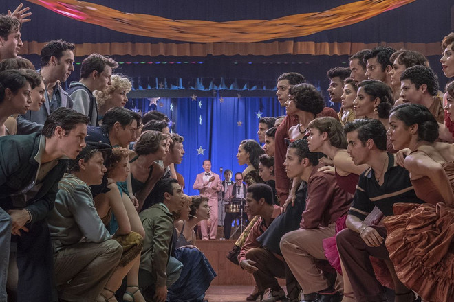 West Side Story của hãng Walt Disney và 20th Century Studios đã chiếm ngôi đầu doanh thu phòng vé Bắc Mỹ 3 ngày cuối tuần qua.(Nguồn: Polygon) Chuyện tình “Romeo và Juliet” hiện đại dẫn đầu thị trường Bắc Mỹ ảnh 1