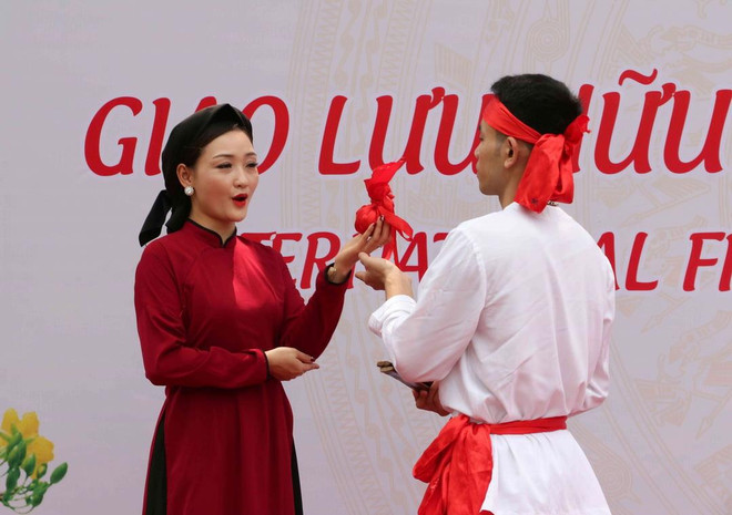 300 đại biểu tham gia chương trình Du Xuân hữu nghị tại Phú Thọ ảnh 1