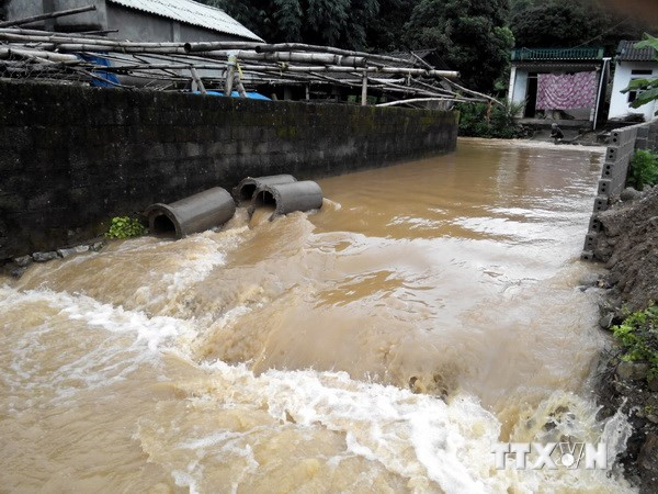 Mưa lũ ở các tỉnh phía Bắc làm hai người chết và mất tích ảnh 1