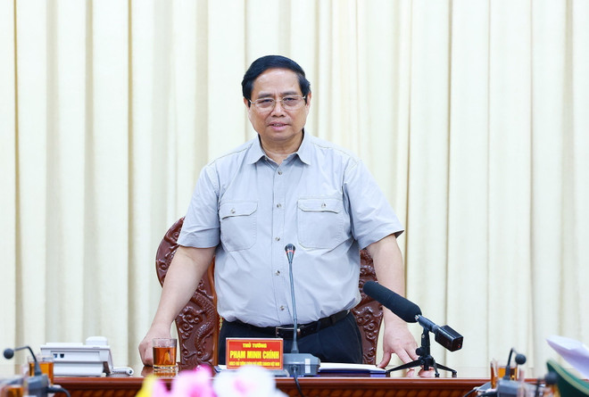 Thủ tướng Phạm Minh Chính động viên giao nhiệm vụ cho cán bộ, chiến sỹ Bộ Chỉ huy Quân sự tỉnh Đắk Lắk. (Ảnh: Dương Giang/TTXVN) ttxvn_bo chi huy quan su dak lak 5.jpg