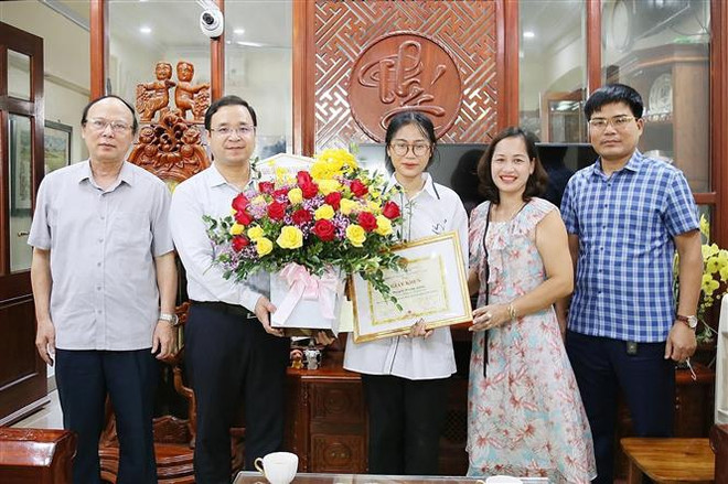 Từ cô gái nhút nhát đến thủ khoa khối C trong kỳ thi tốt nghiệp THPT ảnh 2