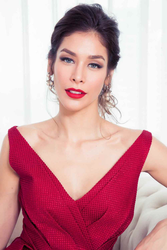 Các thế hệ người đẹp Hoa hậu Hoàn vũ Việt Nam đỏ rực đón năm mới ảnh 6