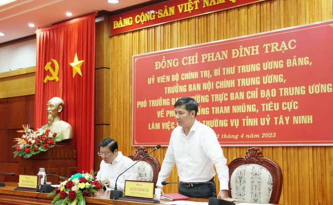 Ông Nguyễn Thành Tâm, Bí thư Tỉnh ủy, Chủ tịch HĐND tỉnh, Trưởng Ban chỉ đạo phòng, chống tham nhũng, tiêu cực tỉnh Tây Ninh tiếp thu ý kiến chỉ đạo tại buổi làm việc. (Ảnh: Thanh Tân/TTXVN) 'Tây Ninh cần đề cao 'tự soi, tự sửa' đối với từng cán bộ, đảng viên' ảnh 2