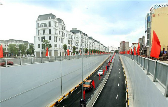 Nút giao thông Nam Cầu Bình có quy mô lớn, hiện đại nhất tại Hải Phòng với tổng mức đầu tư hơn 1.400 tỷ đồng là một trong những công trình kỷ niệm 65 năm Ngày giải phóng Hải Phòng. (Ảnh: An Đăng/TTXVN) Khát vọng vươn lên của Hải Phòng - thành phố năng động và ân tình ảnh 1