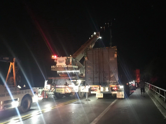 ttxvn_tai nan xe tai.jpg