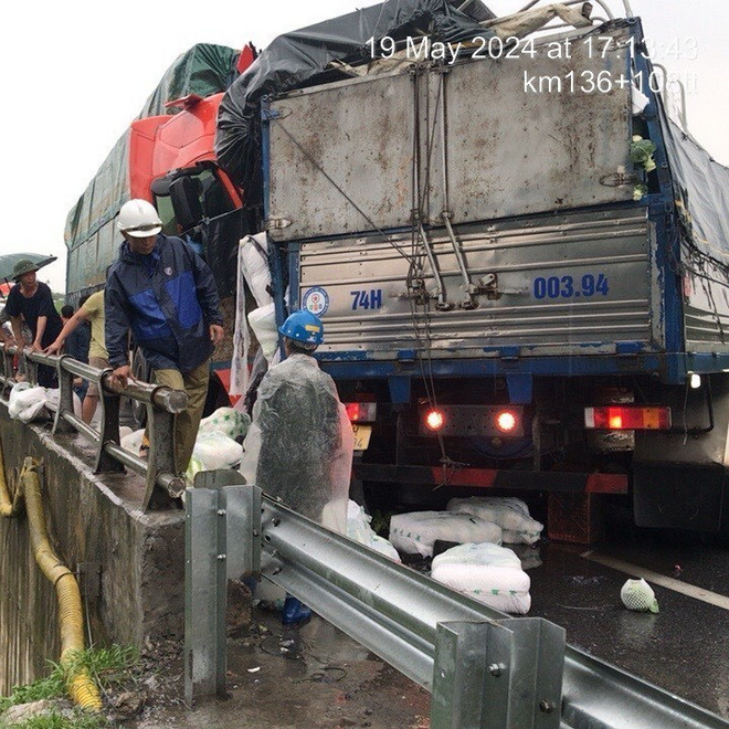 ttxvn_tai nan xe tai 2.jpg